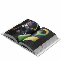 MEDICOM TOY 25th ANNIVERSARY BOOK - MANUAL VOLUME IV Books & Magazines