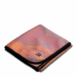 BYBORRE THROW ARTIST